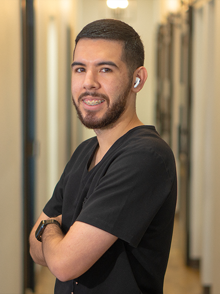 Registered dental assistant Giovanni